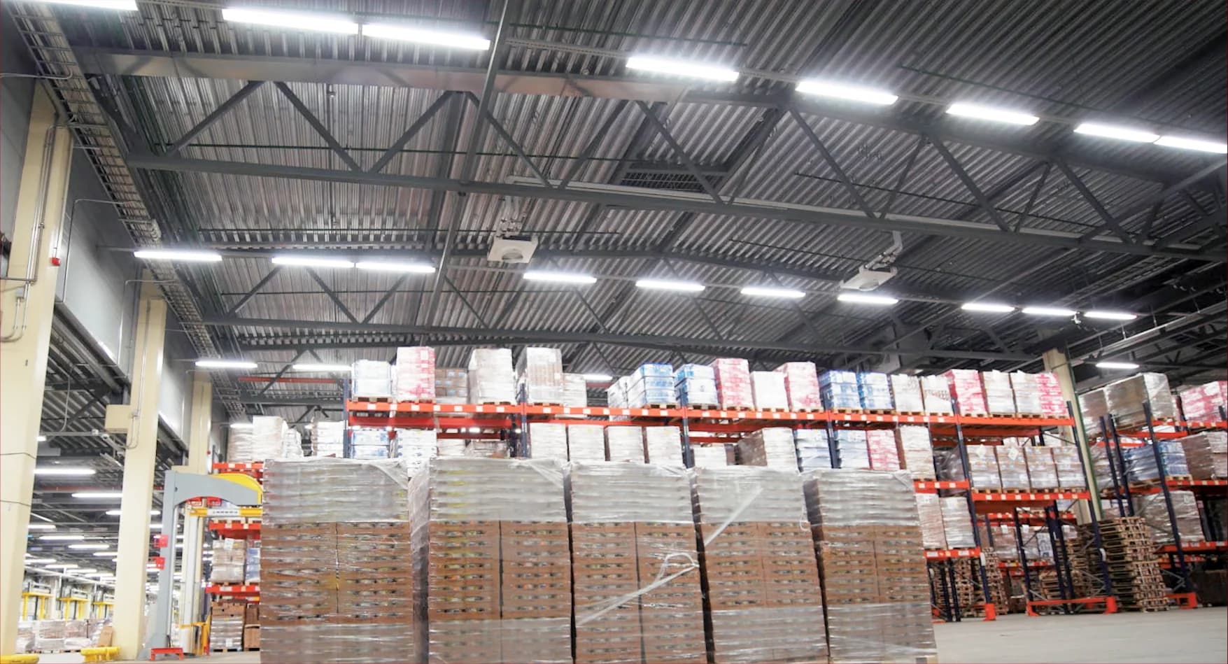 Linhas de produção e áreas fabris